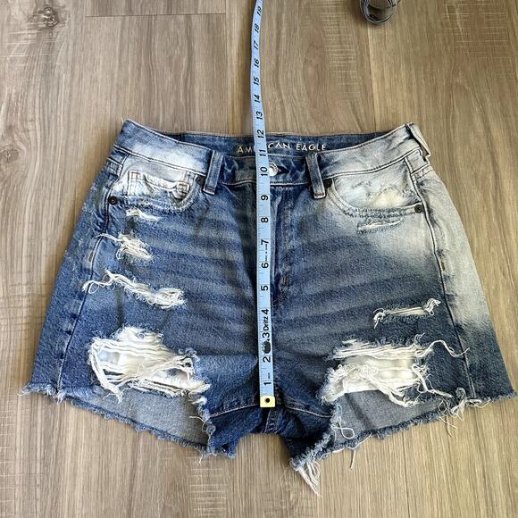 American Eagle High Waisted Jean Medium Wash Shorts Size 4 - Picture 6 of 7